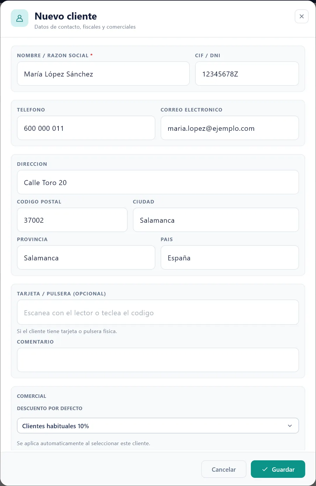 Ventana Nuevo cliente con nombre, teléfono, CIF / DNI y descuento por defecto rellenos