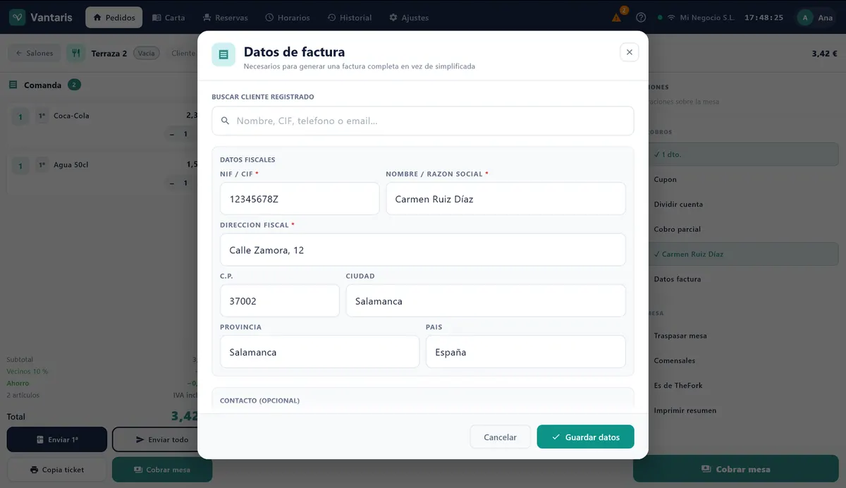 Ventana Datos de factura con un cliente registrado elegido y sus datos fiscales rellenos.