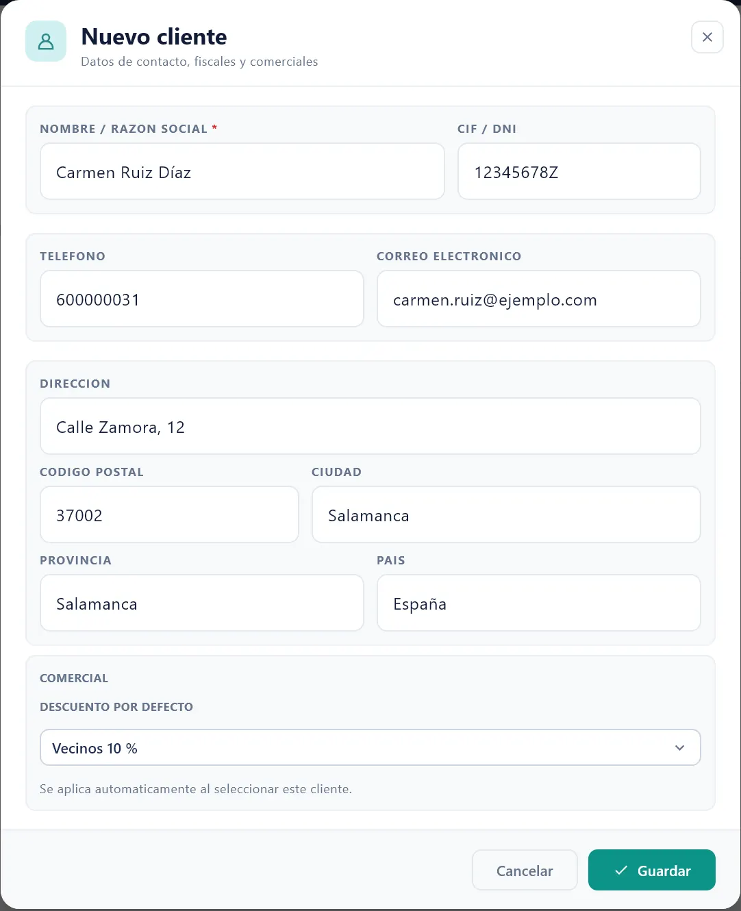 Ventana Nuevo cliente con nombre, teléfono, CIF / DNI y descuento por defecto rellenos.